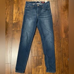 Women’s Skinny Jeans